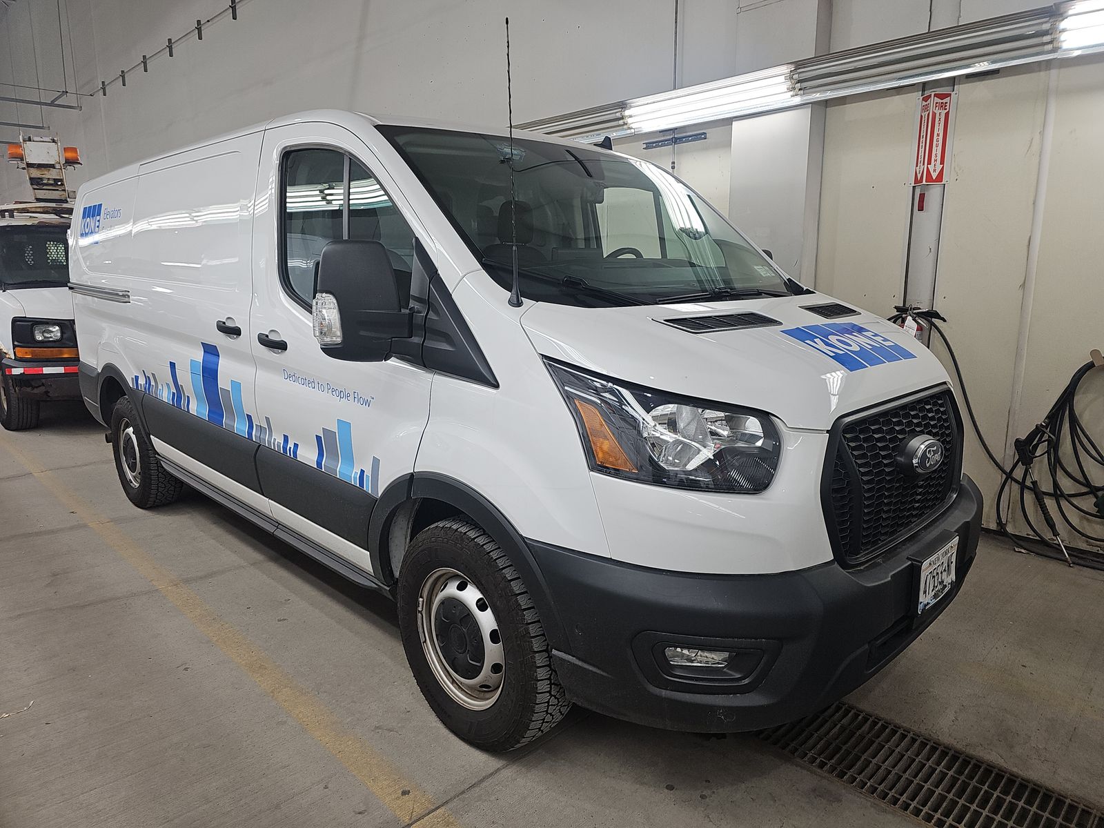 FORD TRANSIT 150 - 4