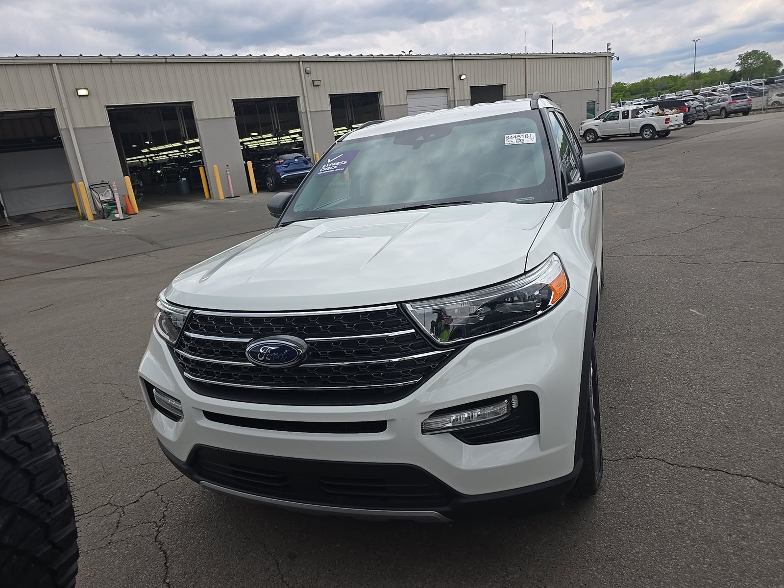 FORD EXPLORER - 3