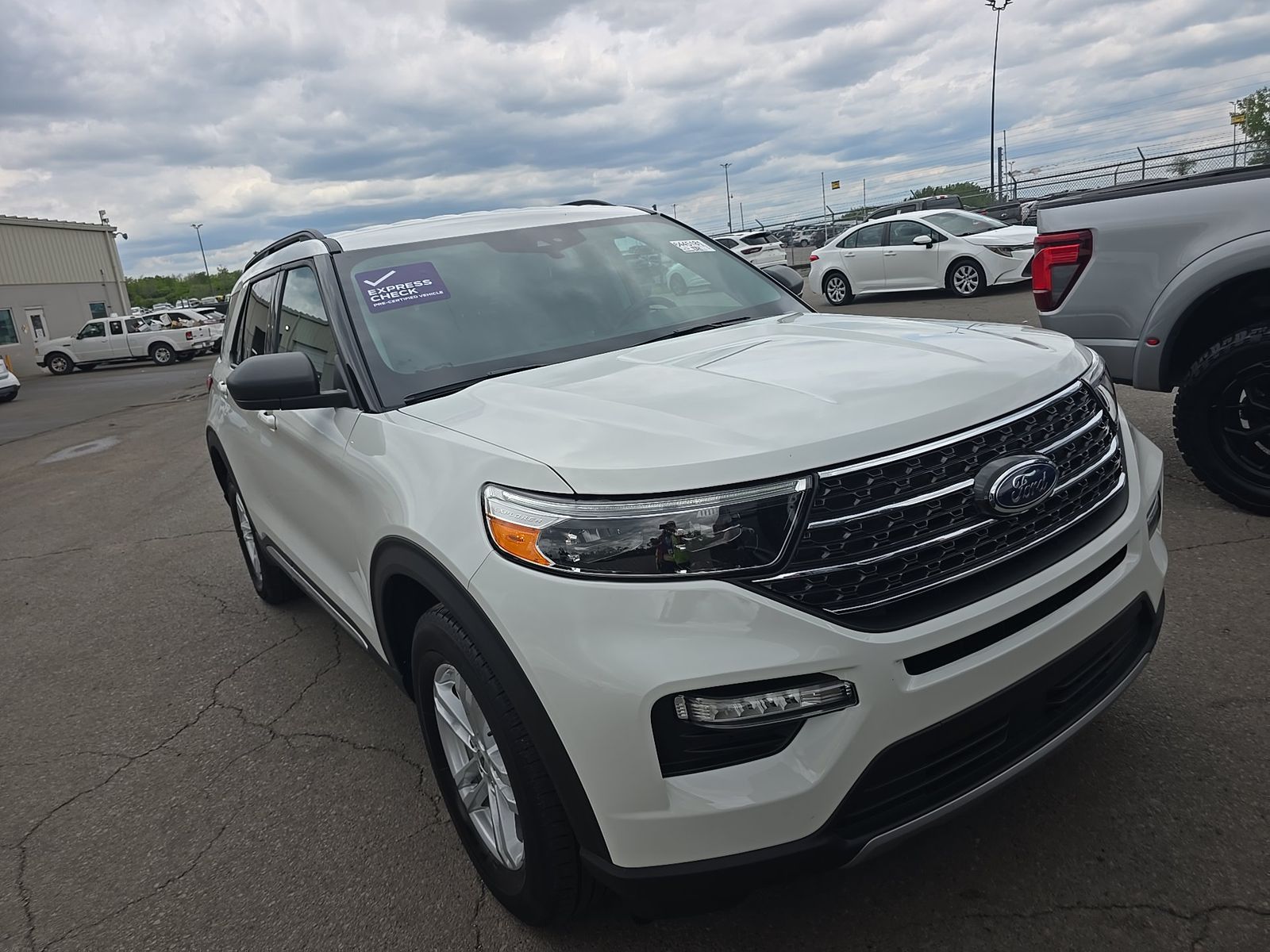 FORD EXPLORER - 4