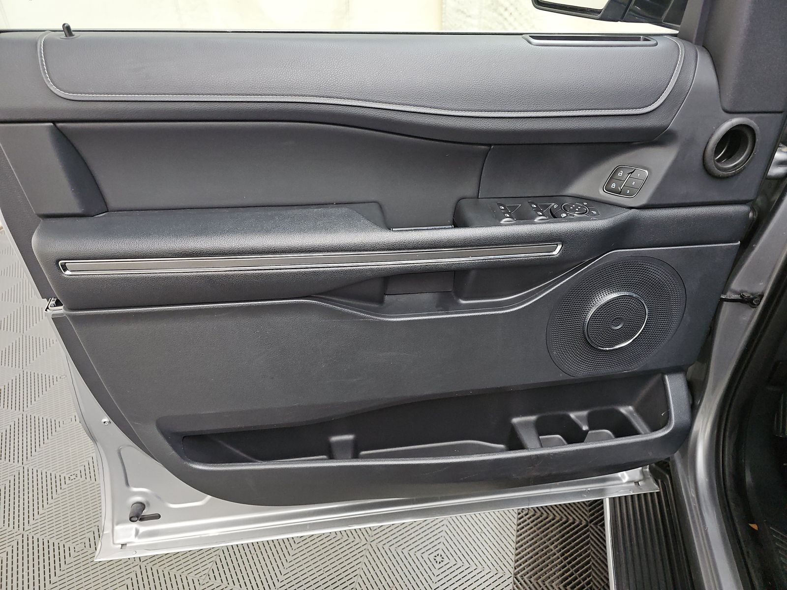 FORD EXPEDITION - 10