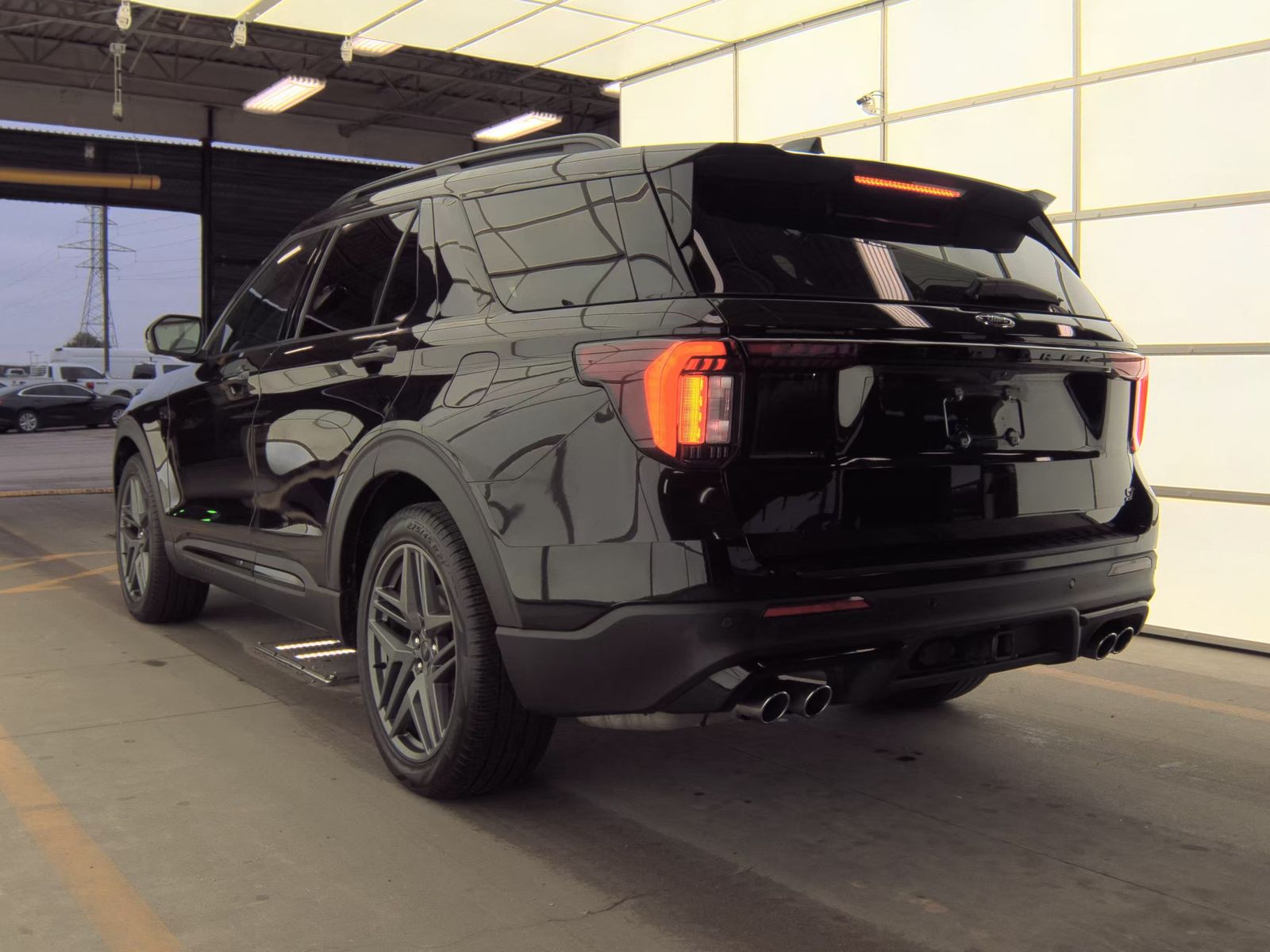 FORD EXPLORER - 9