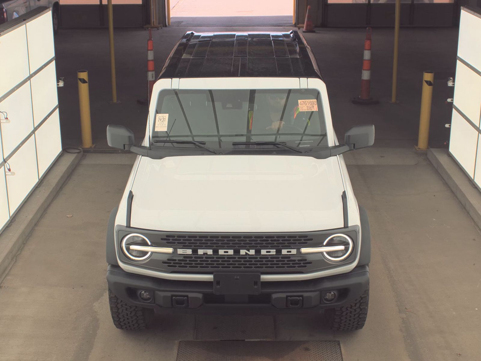 FORD BRONCO - 3