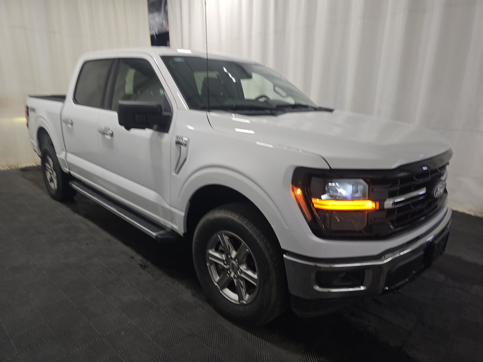 FORD F-150 - 4