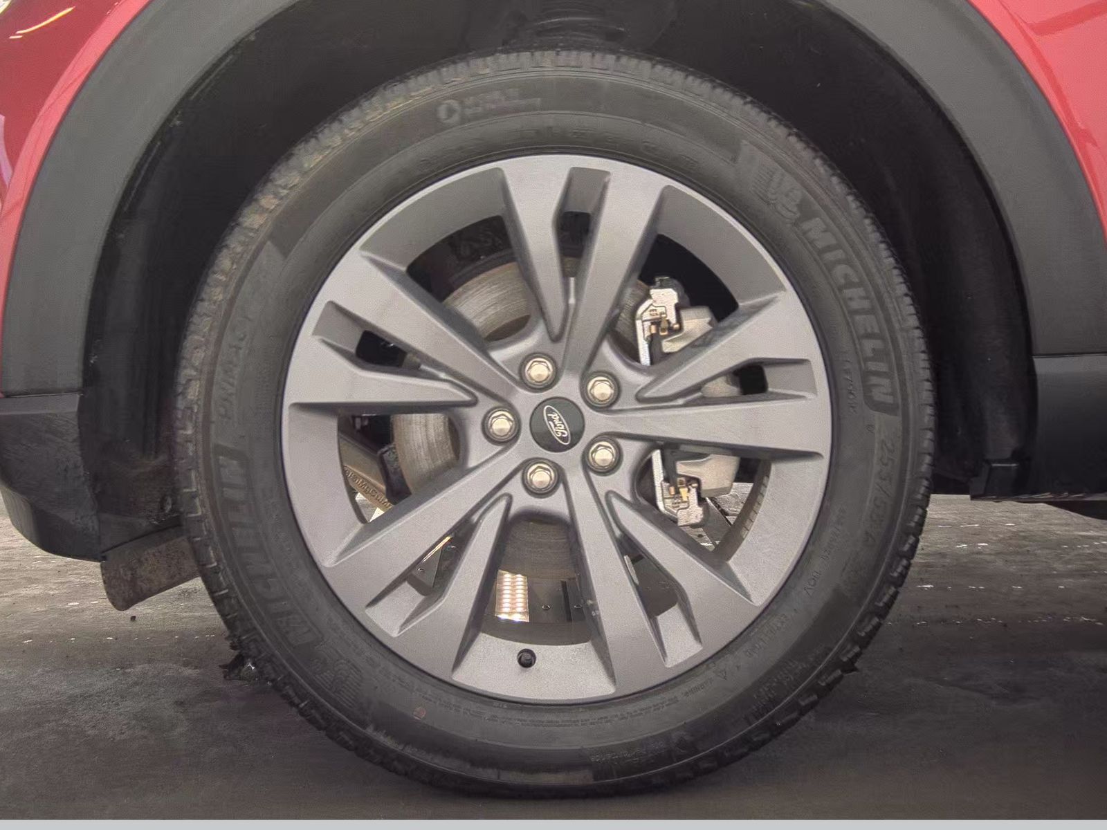 FORD EXPLORER - 10