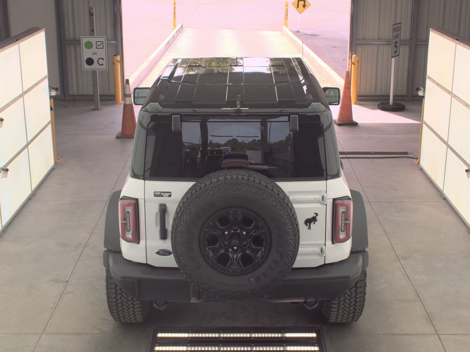 FORD BRONCO - 7