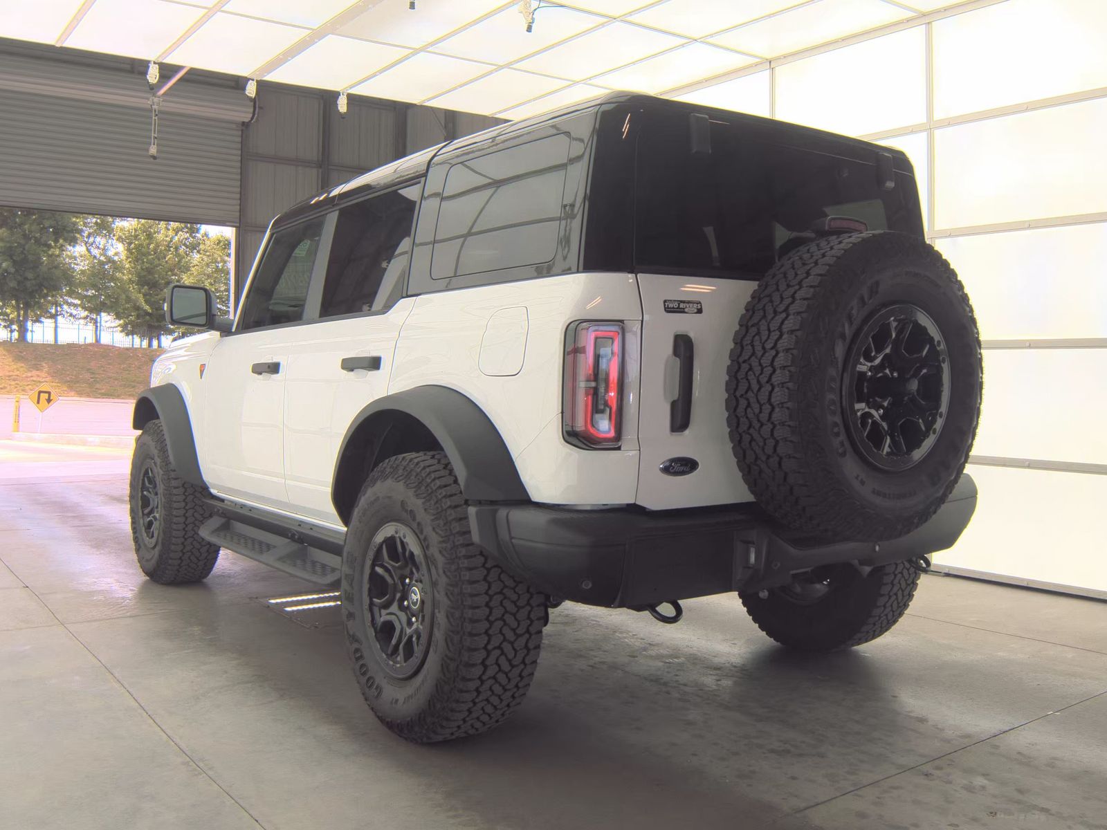 FORD BRONCO - 9