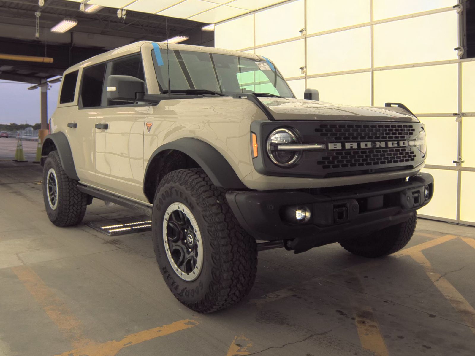 FORD BRONCO - 5