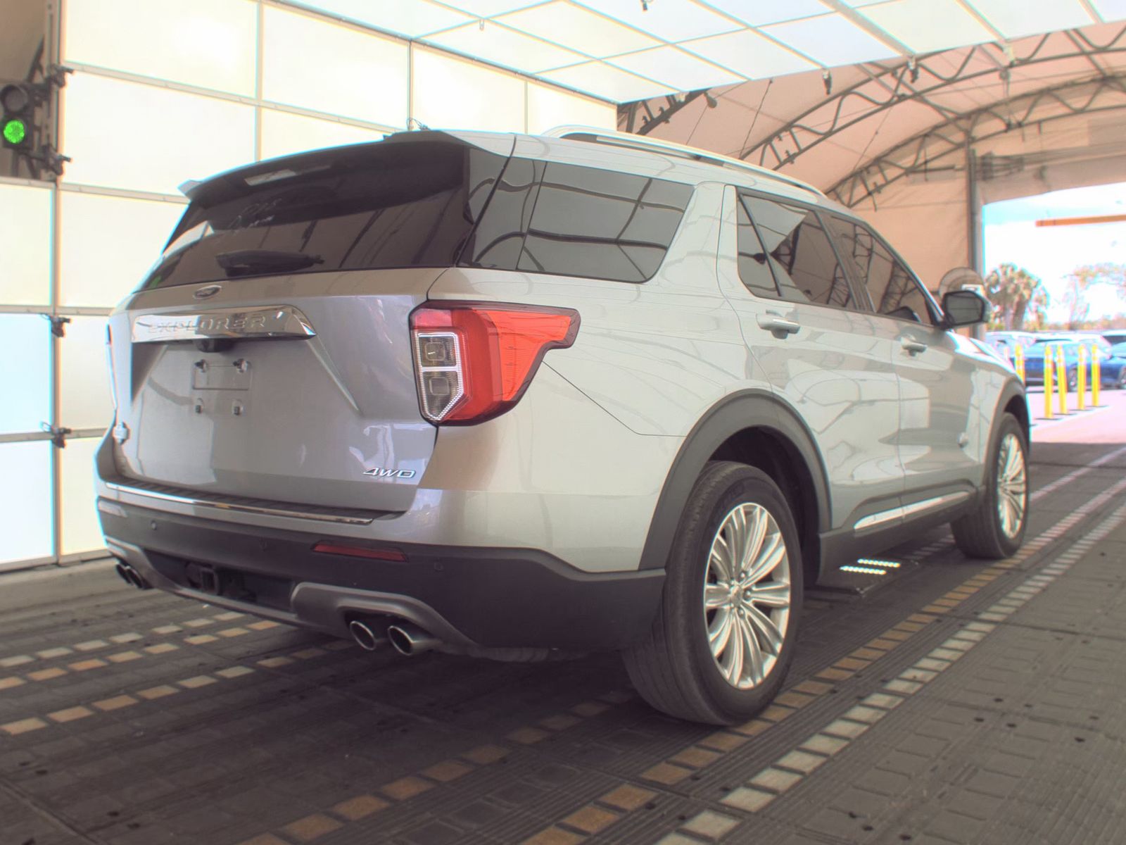 FORD EXPLORER - 6