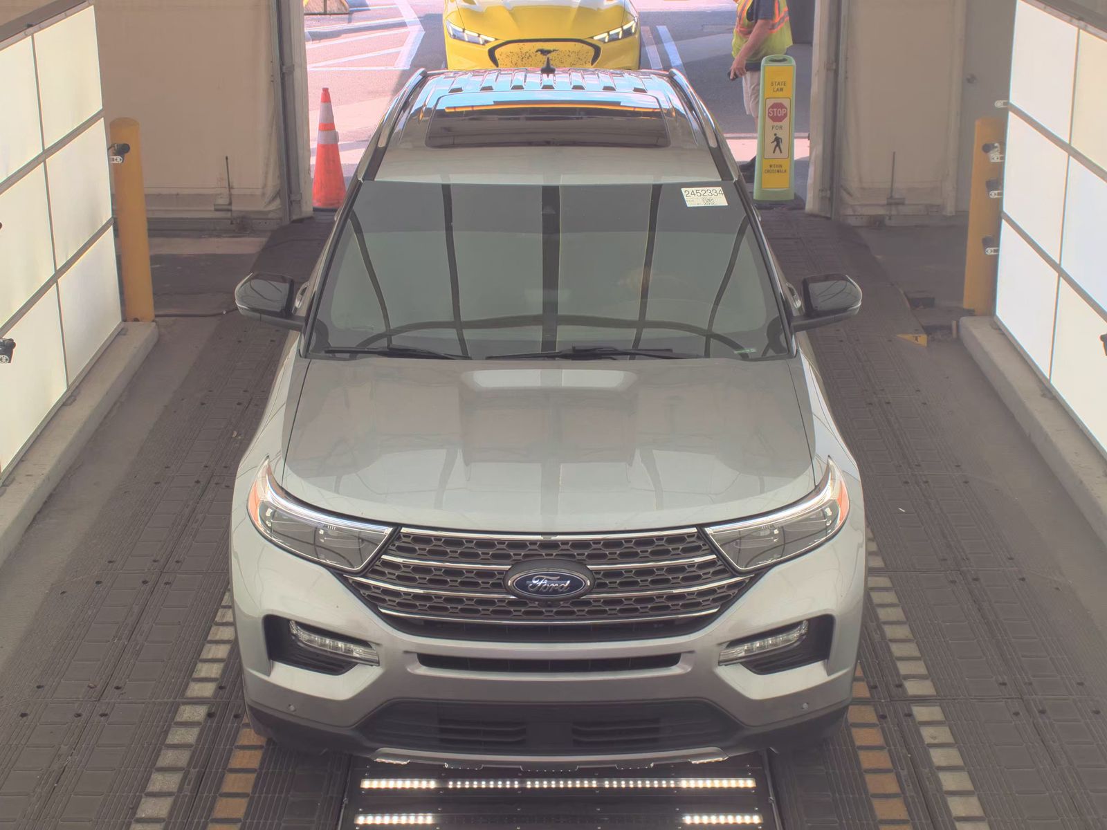 FORD EXPLORER - 3