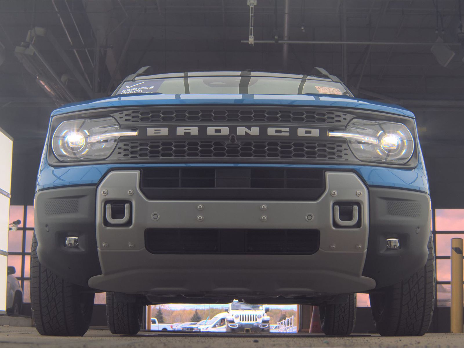 FORD BRONCO - 4