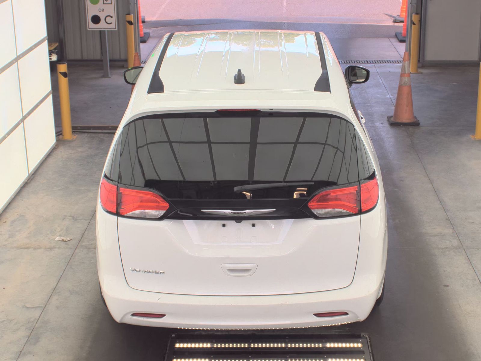 CHRYSLER VOYAGER - 7
