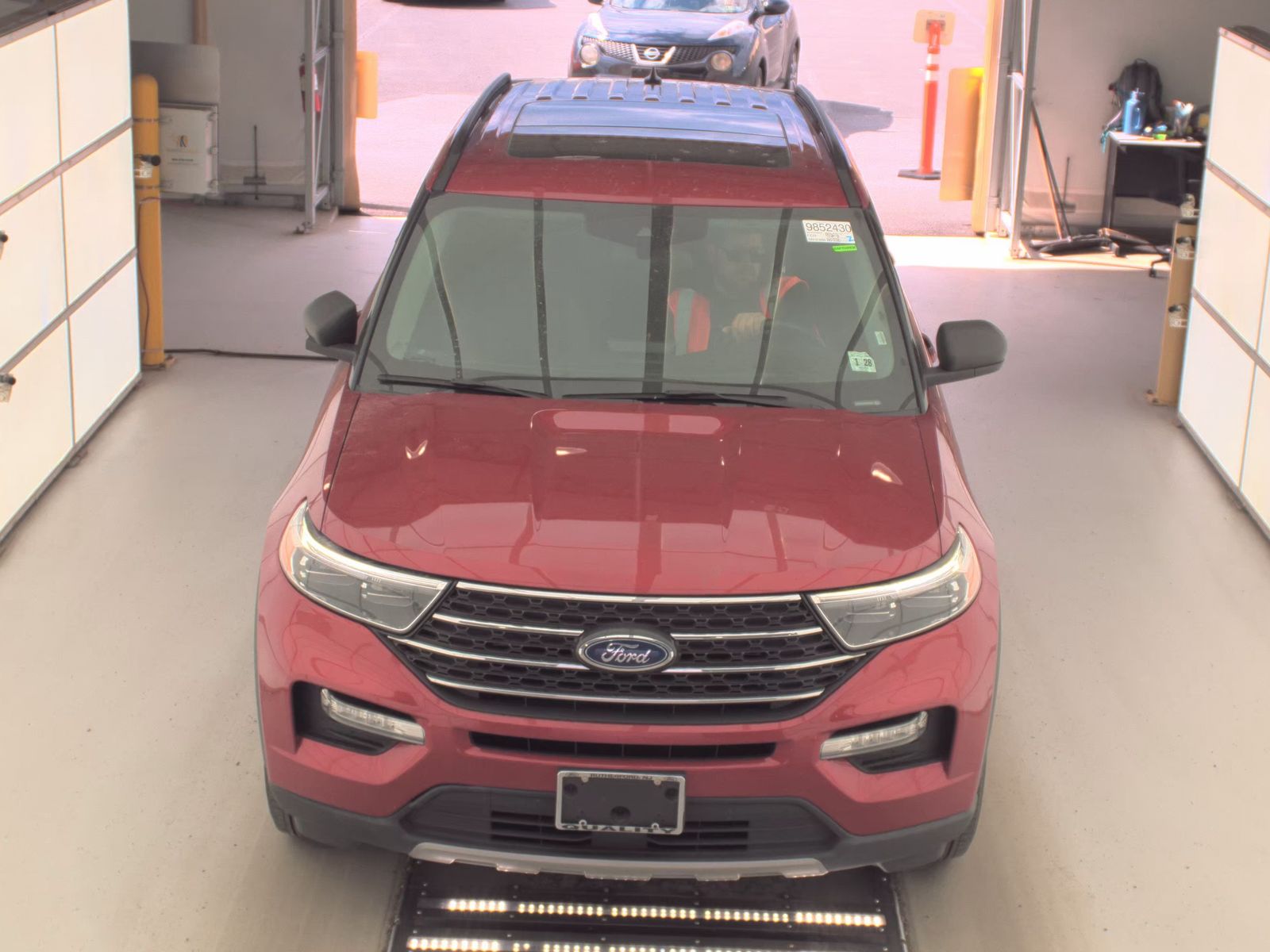 FORD EXPLORER - 3