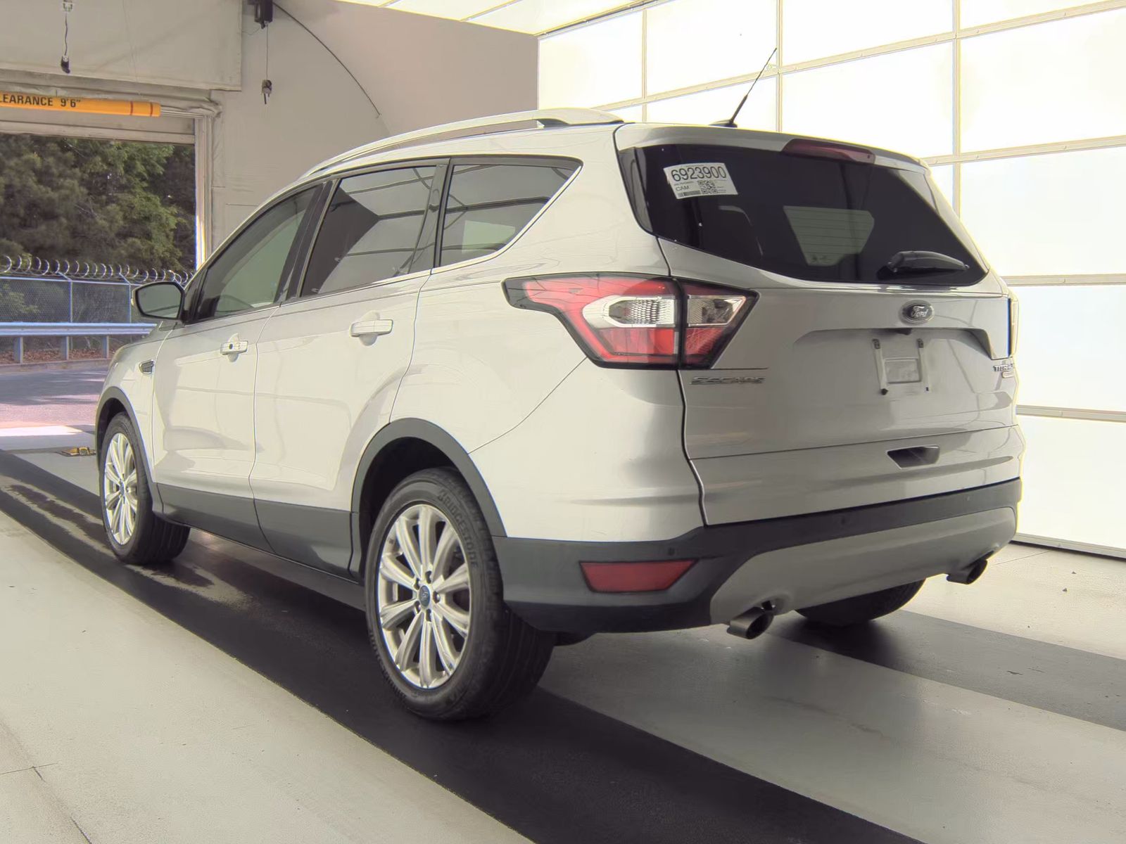 FORD ESCAPE - 9
