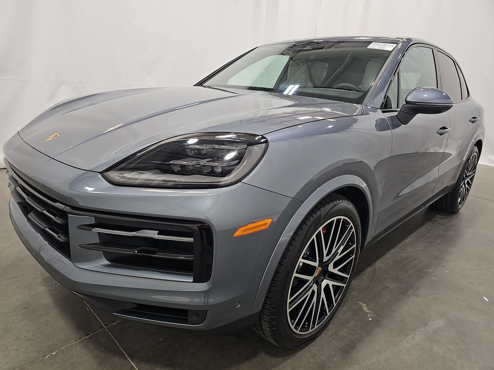 PORSCHE CAYENNE - 1