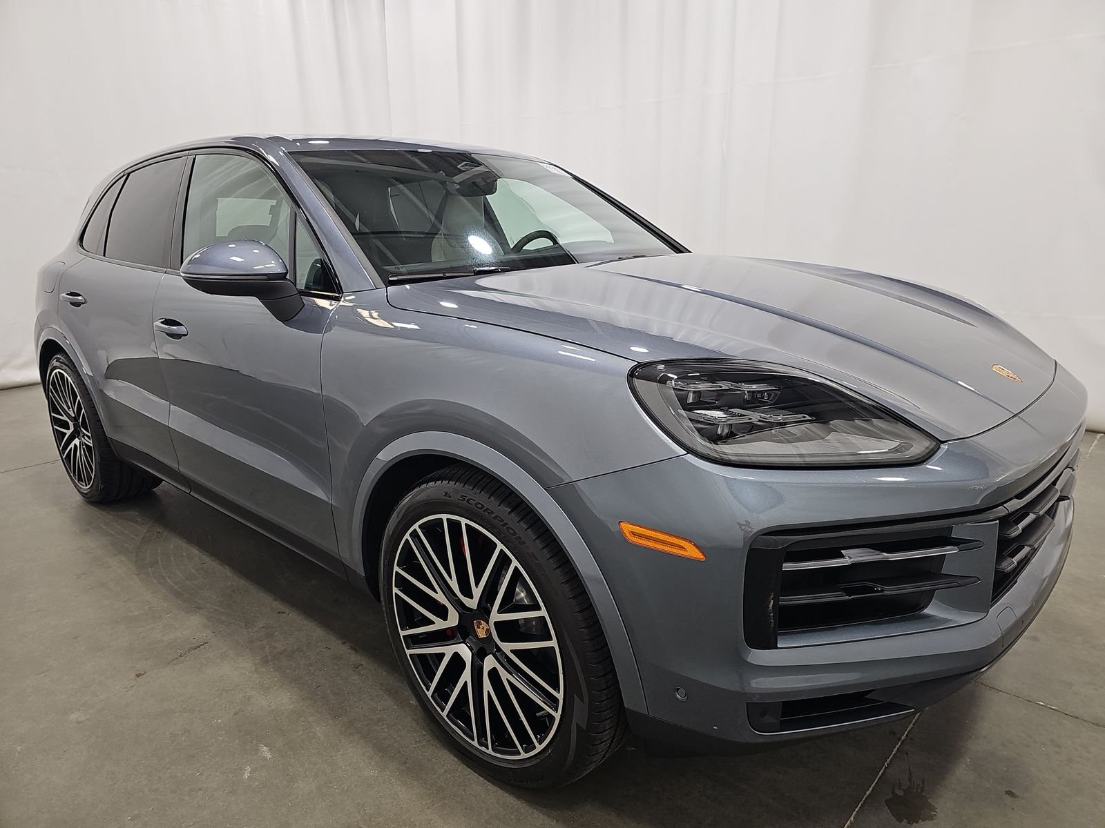 PORSCHE CAYENNE - 4
