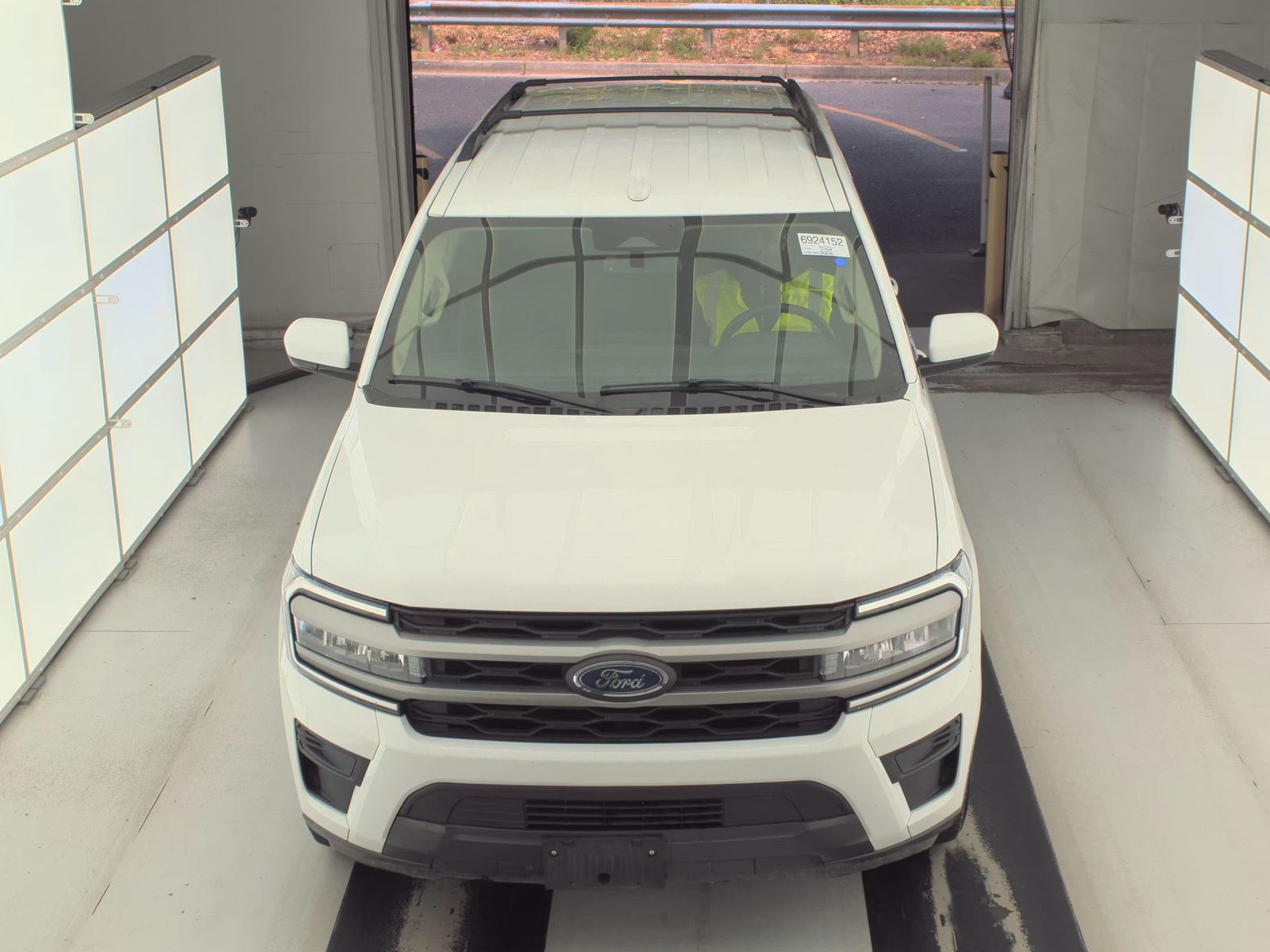 FORD EXPEDITION - 3