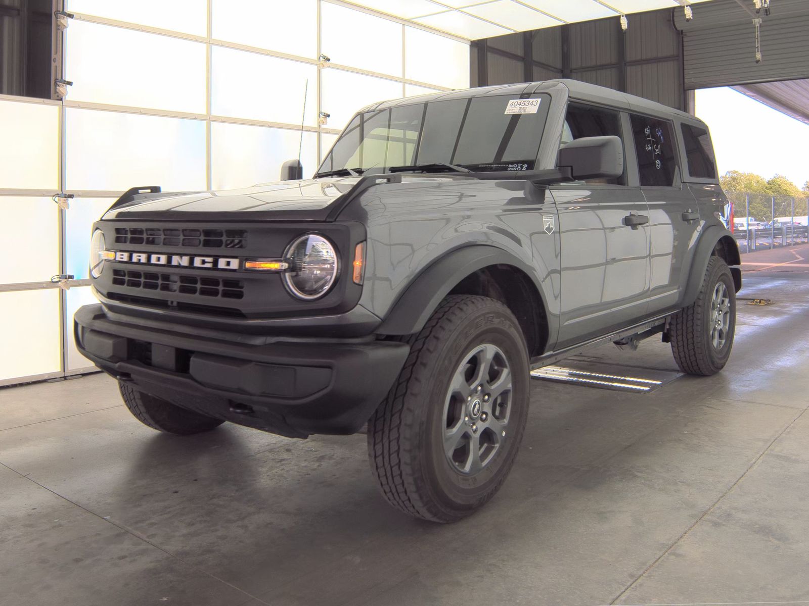 FORD BRONCO - 1