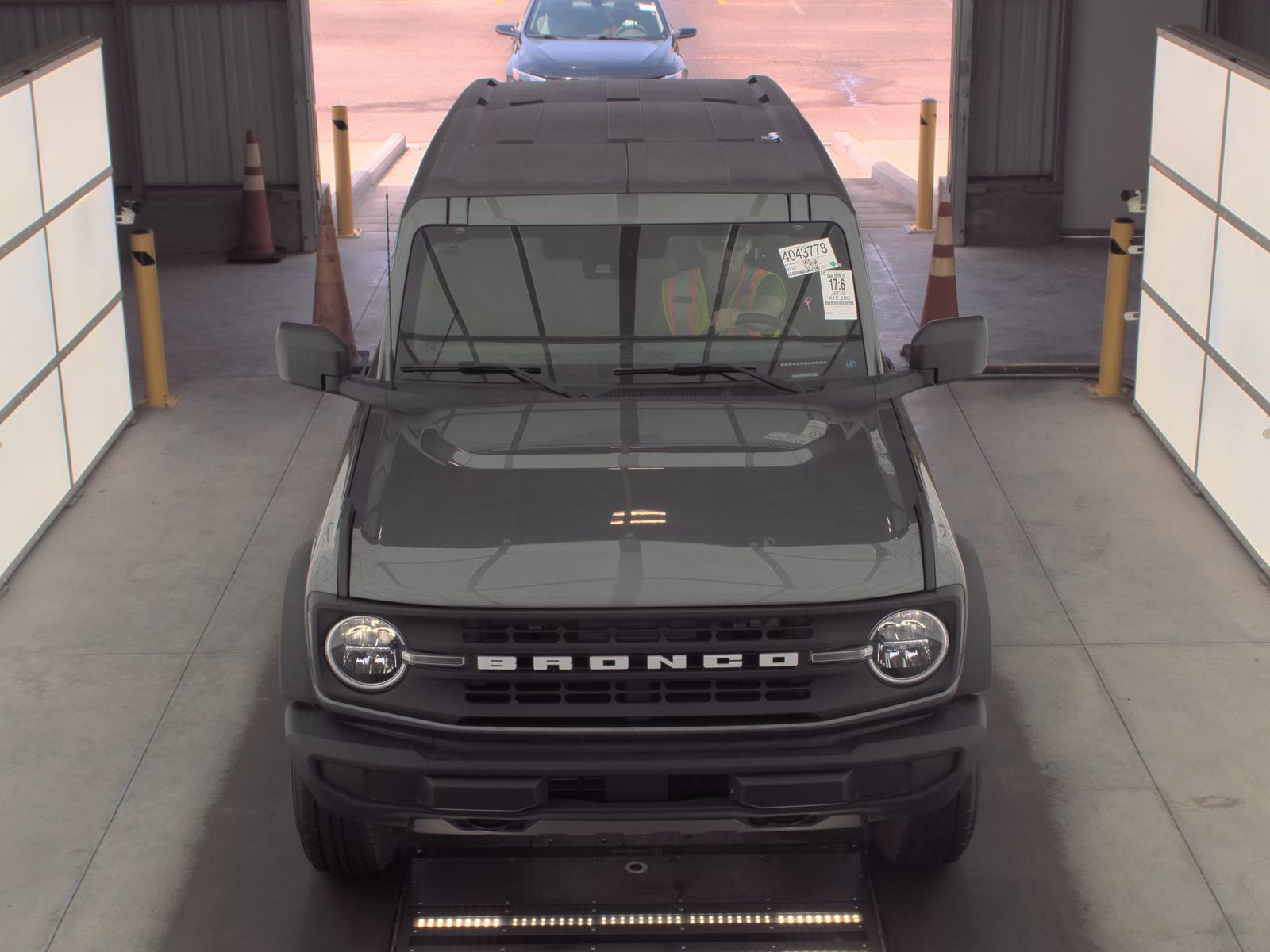 FORD BRONCO - 3