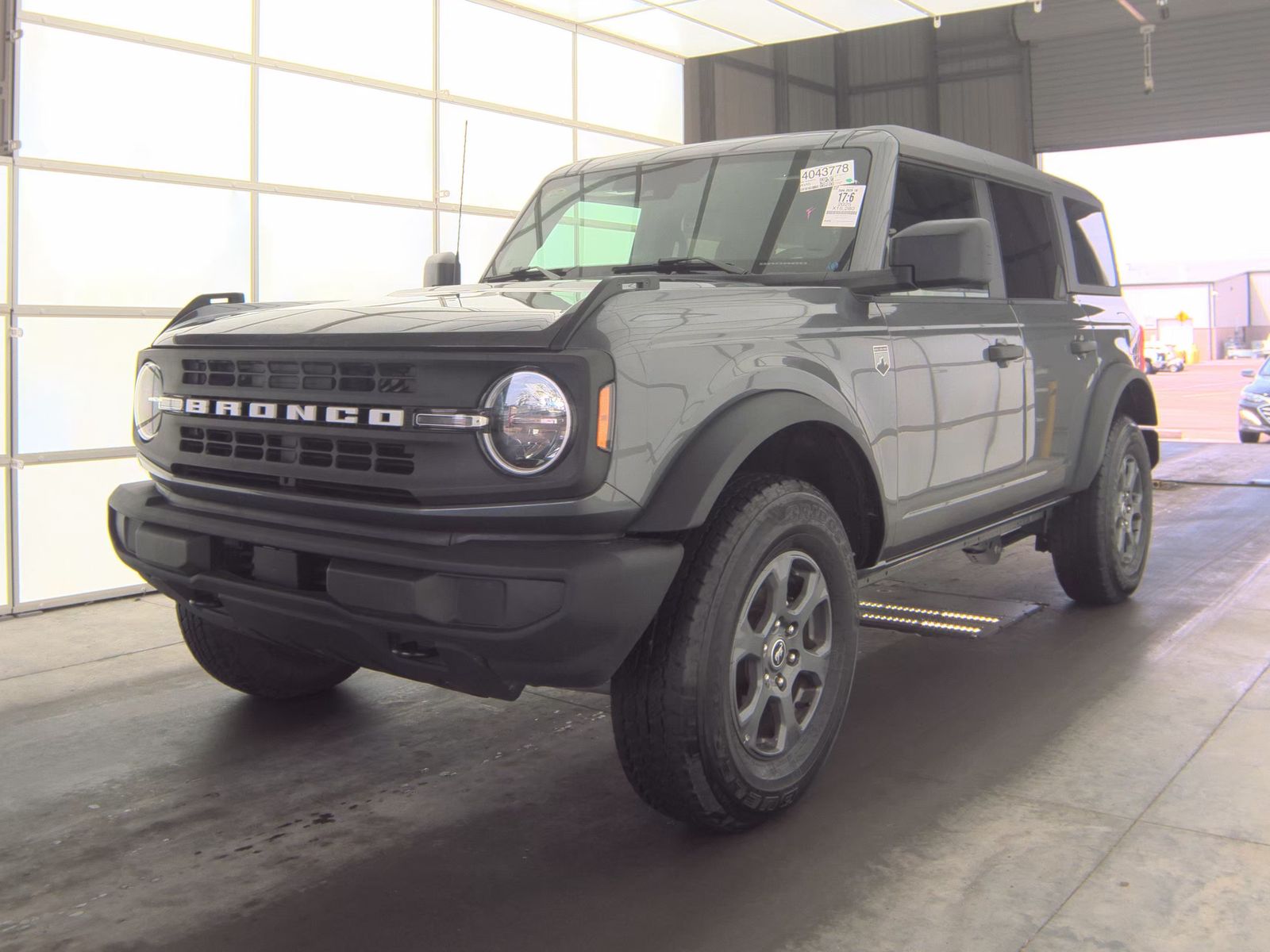 FORD BRONCO - 1