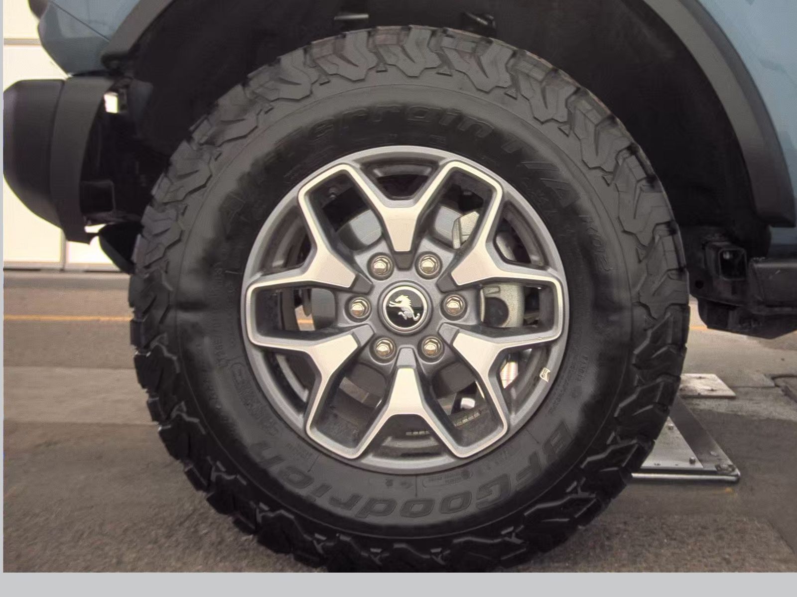 FORD BRONCO - 10