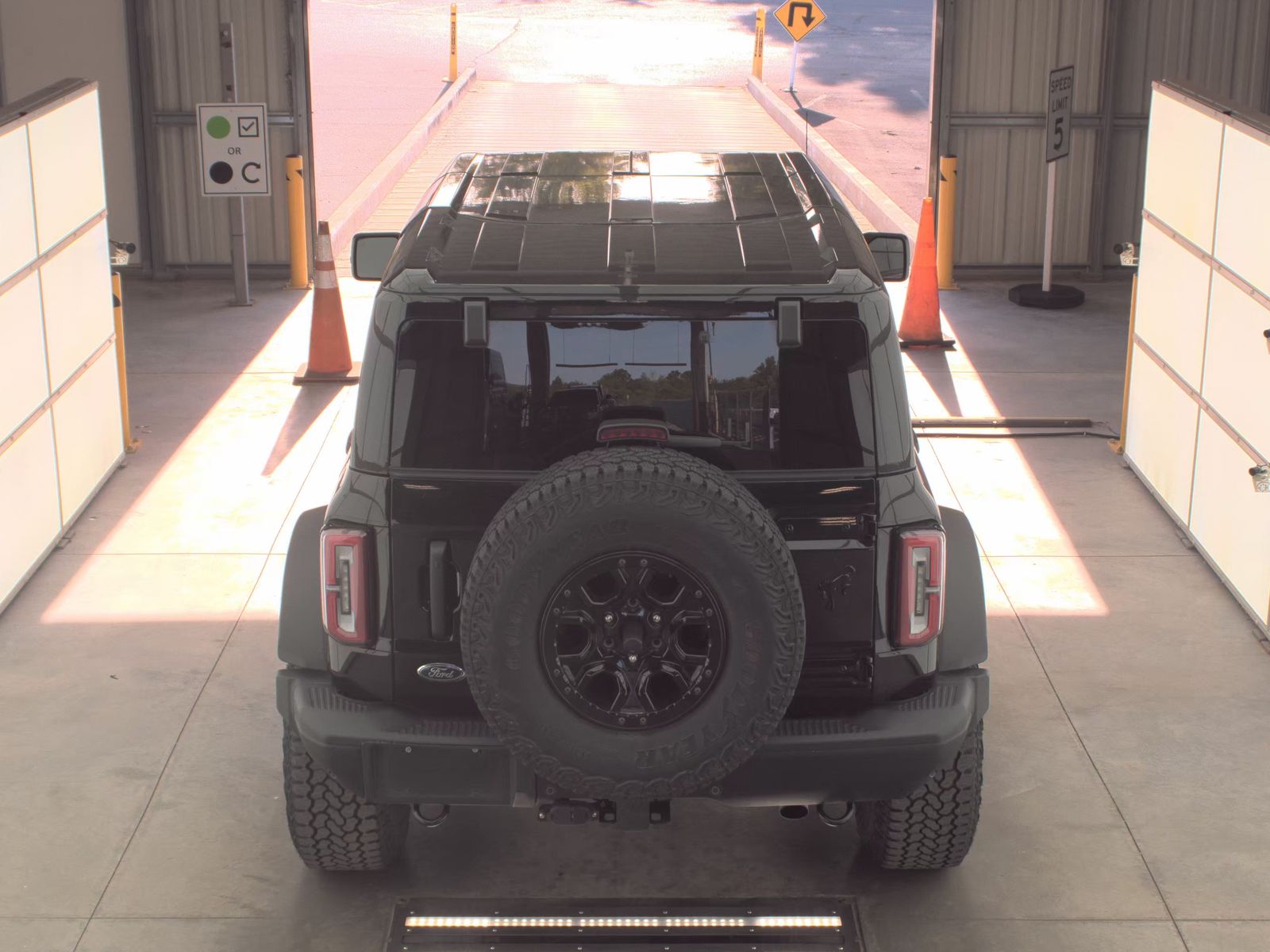 FORD BRONCO - 7