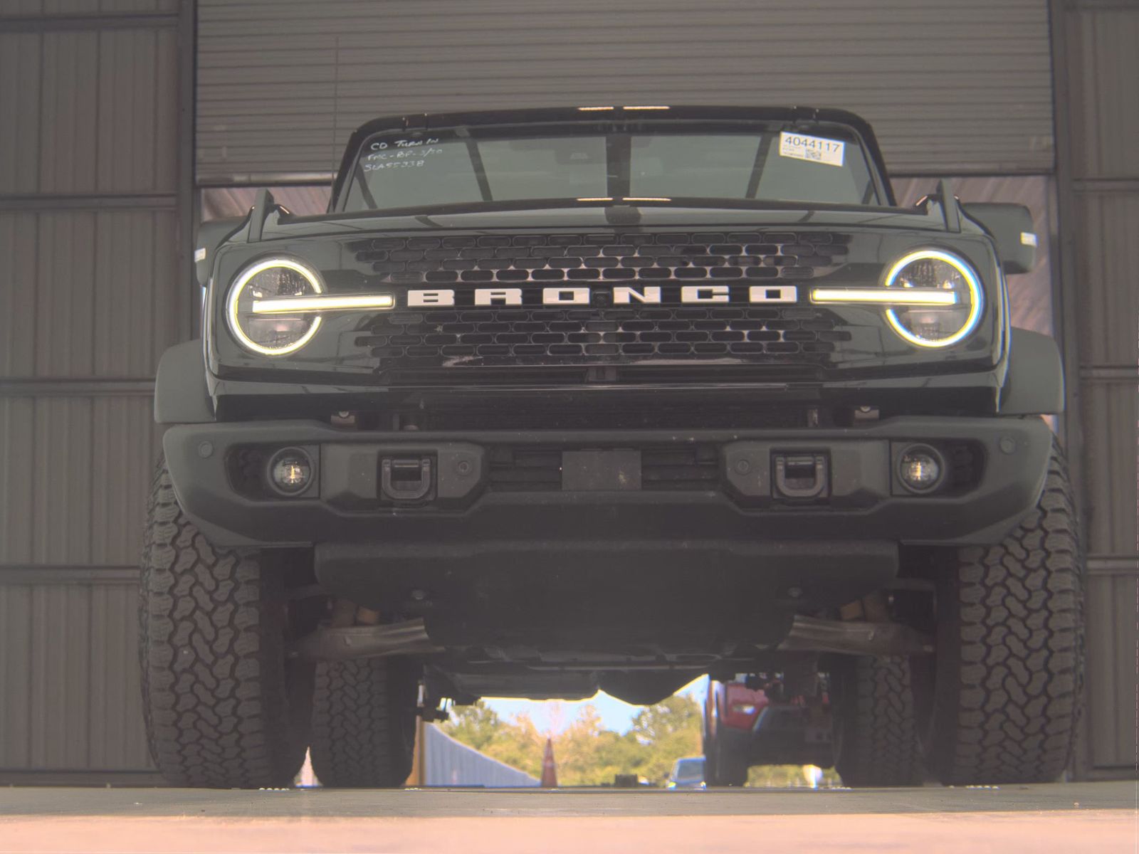 FORD BRONCO - 4