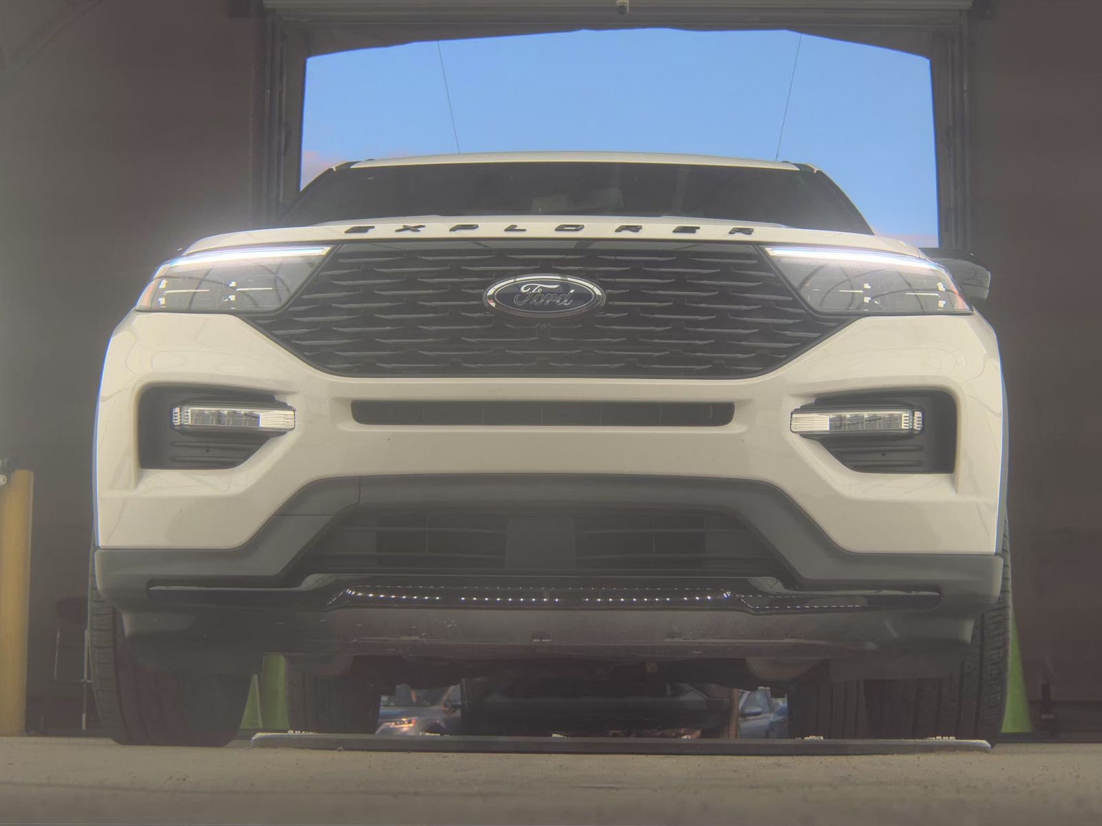 FORD EXPLORER - 4
