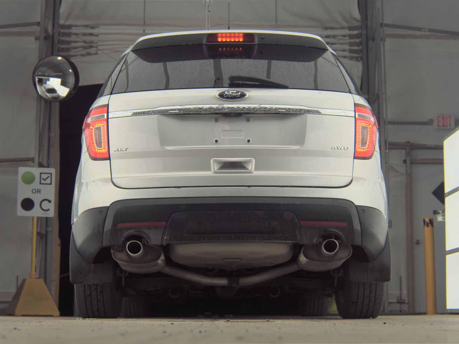 FORD EXPLORER - 8