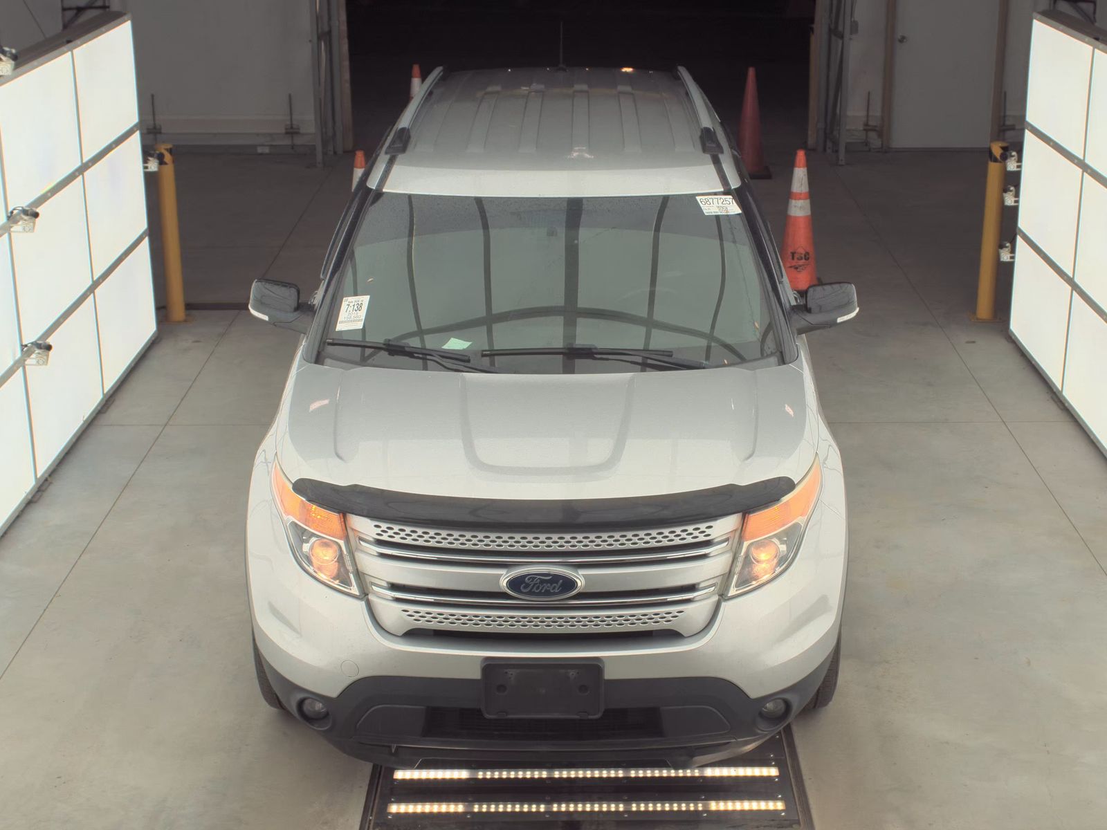 FORD EXPLORER - 3