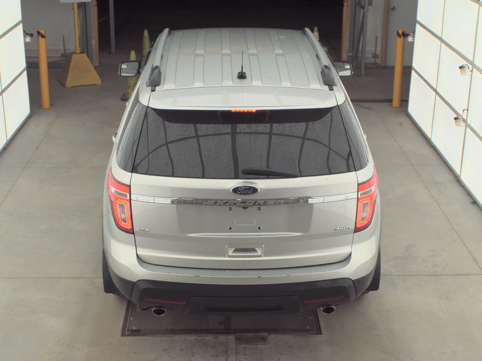 FORD EXPLORER - 7