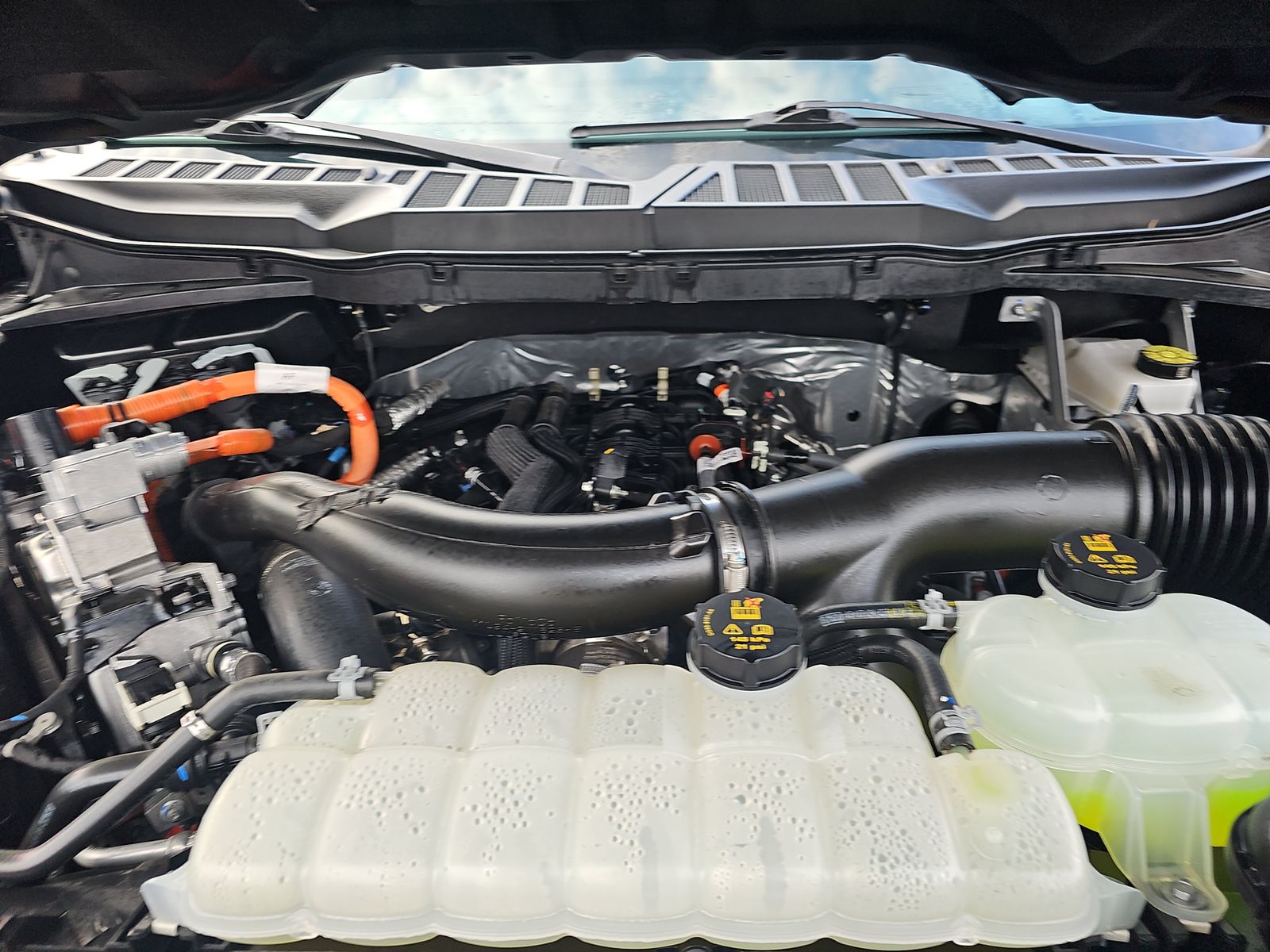 2025 Ford F-150 Hybrid Lariat AWD