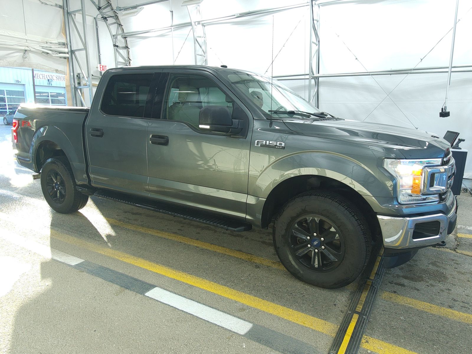 FORD F-150 - 4
