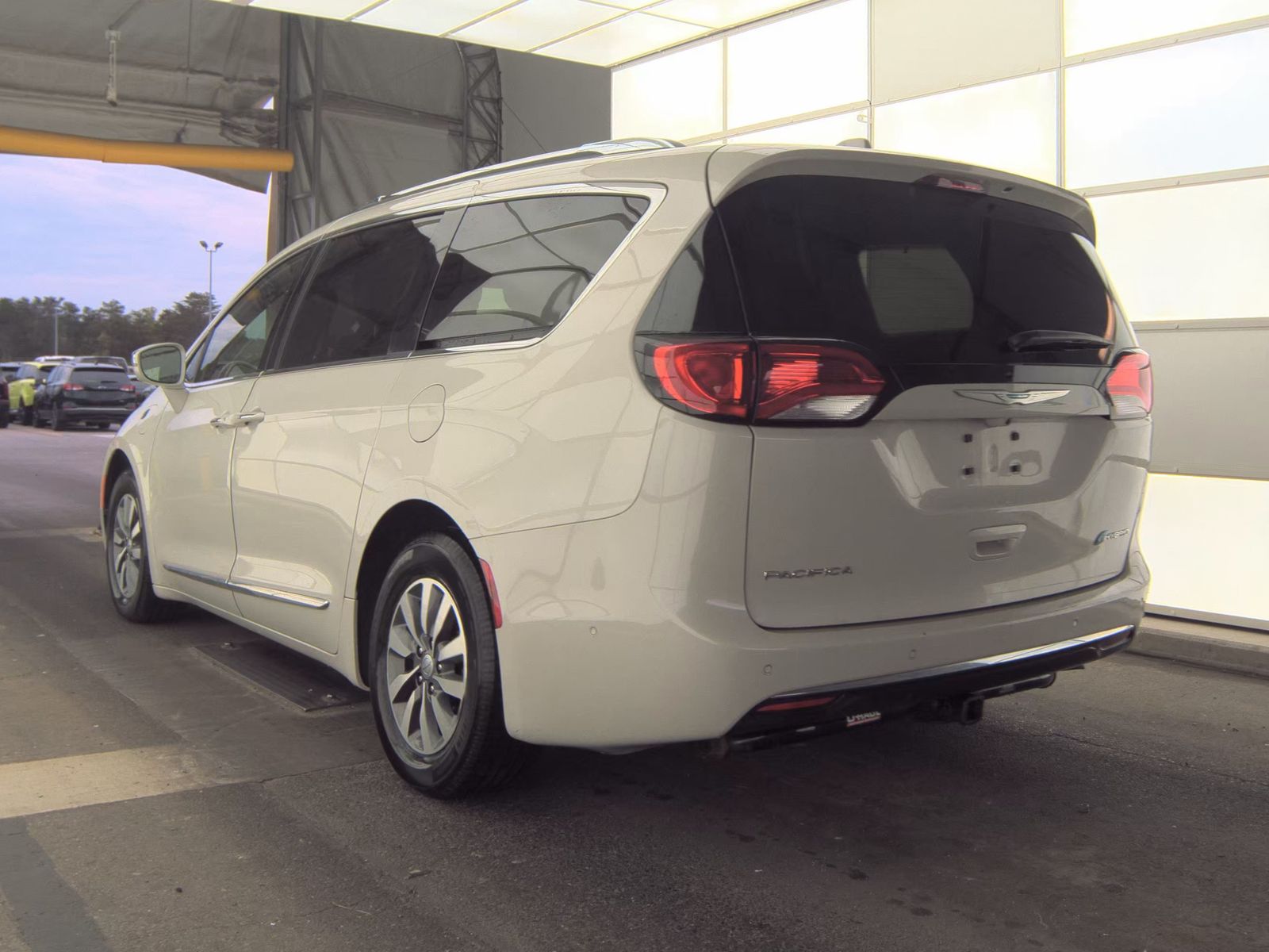 2020 Chrysler Pacifica Hybrid Limited FWD
