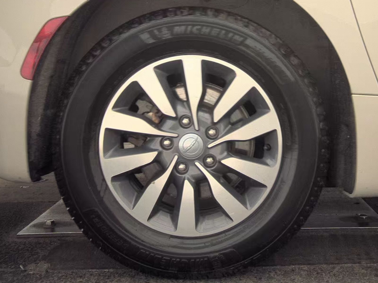2020 Chrysler Pacifica Hybrid Limited FWD