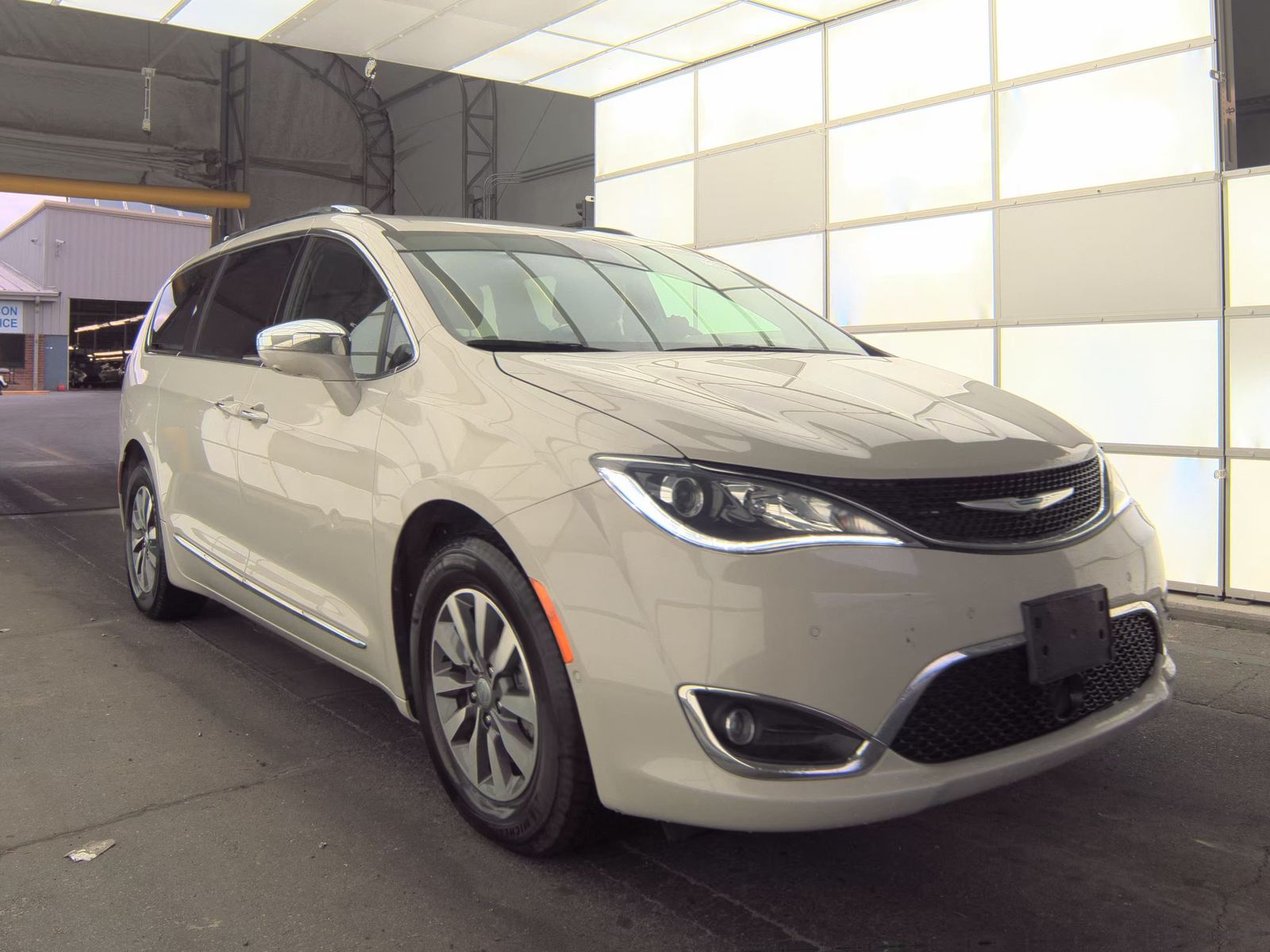 2020 Chrysler Pacifica Hybrid Limited FWD