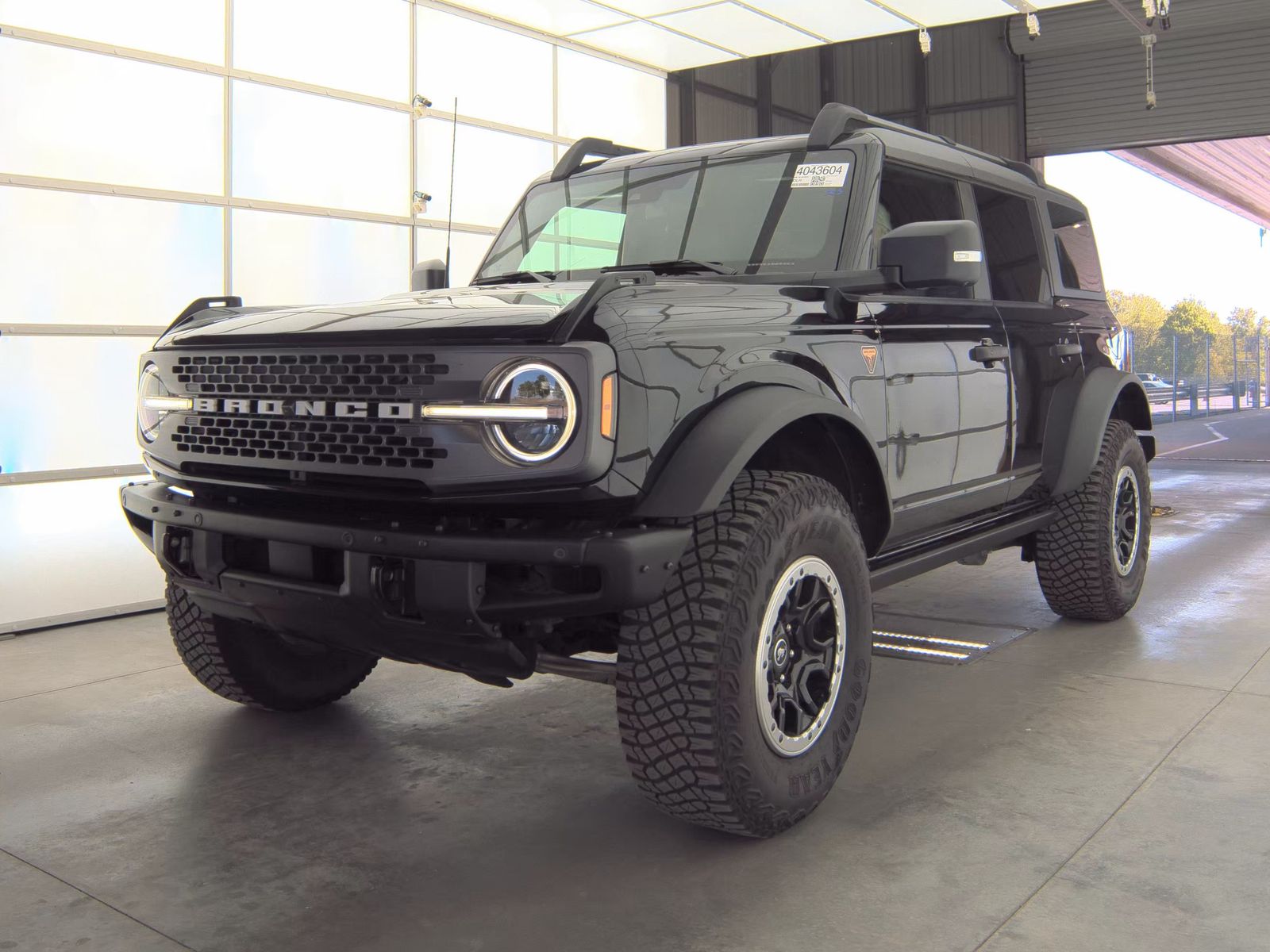 FORD BRONCO - 1