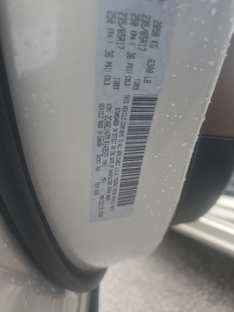 2020 Chrysler Pacifica Hybrid Limited FWD