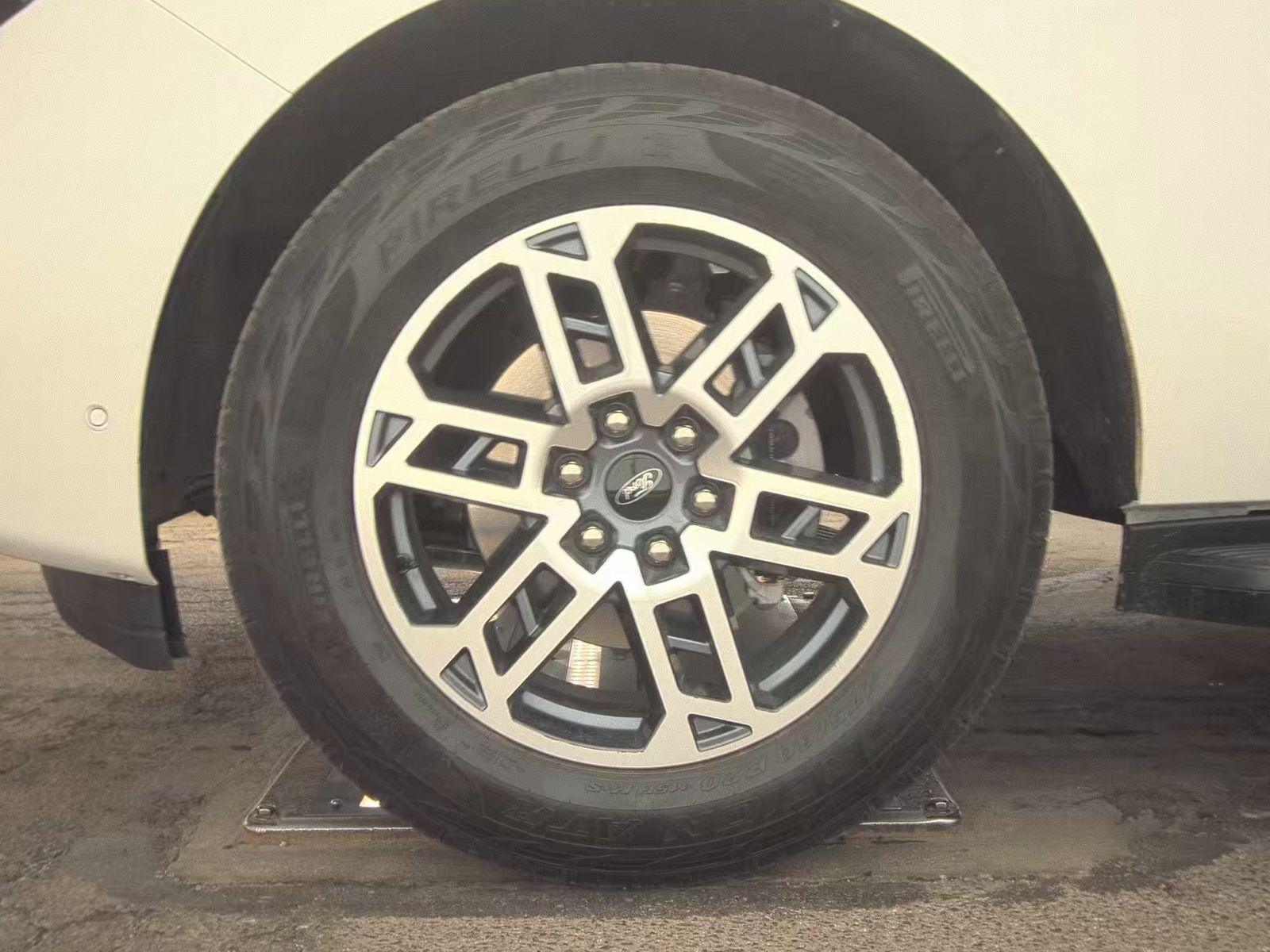 FORD EXPEDITION - 10