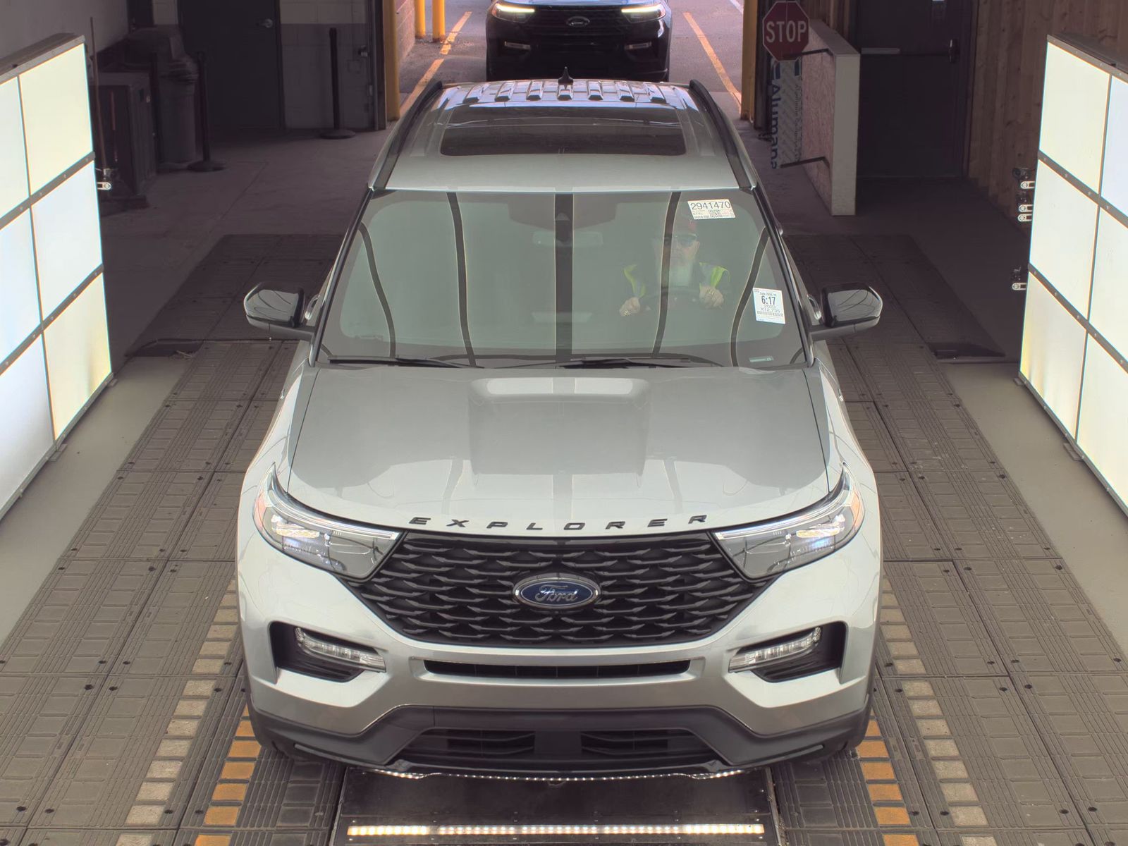 FORD EXPLORER - 3