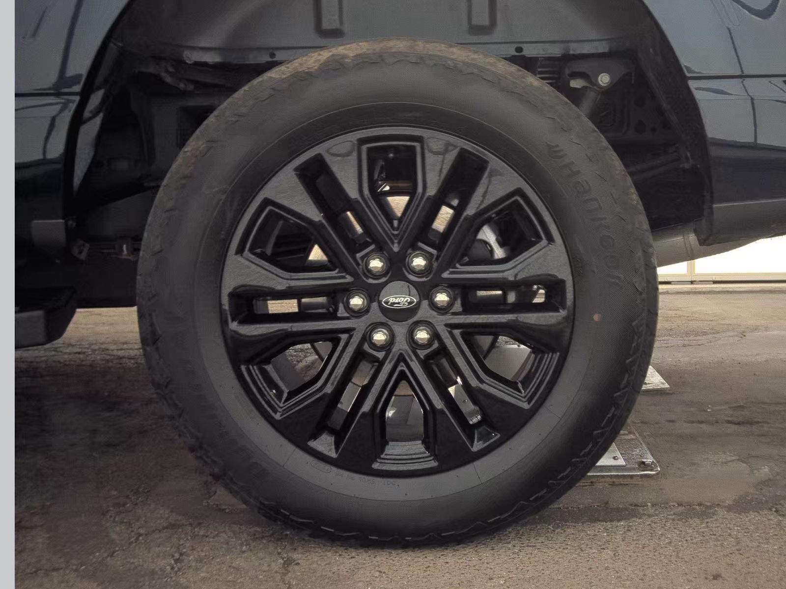 2025 Ford F-150 Hybrid Lariat AWD