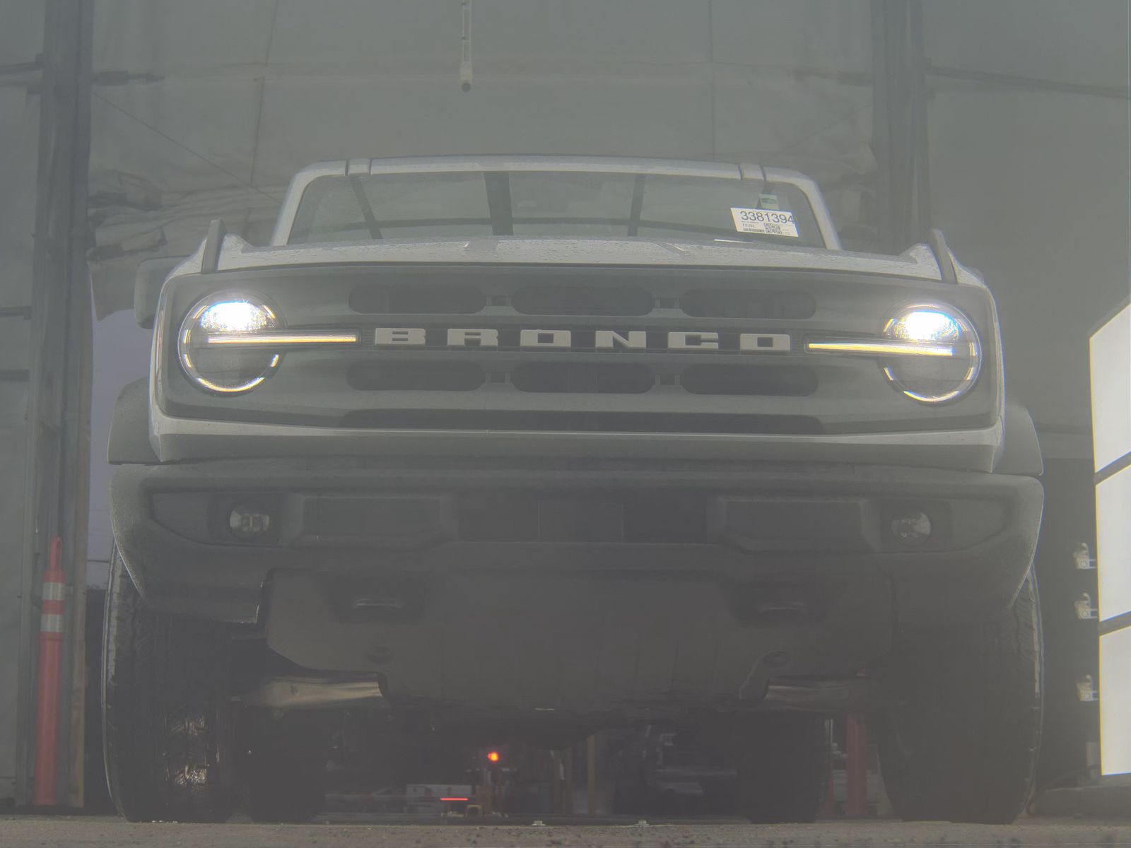 FORD BRONCO - 4
