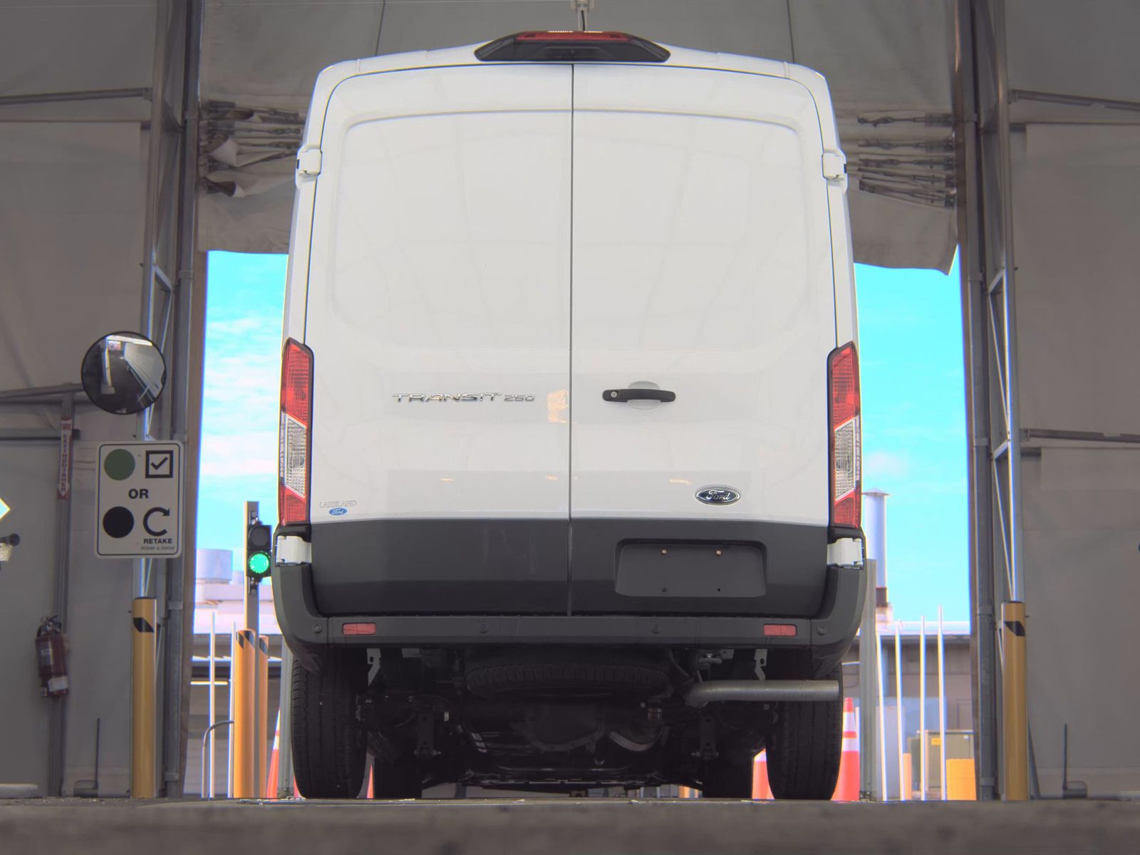 FORD TRANSIT 250 - 8