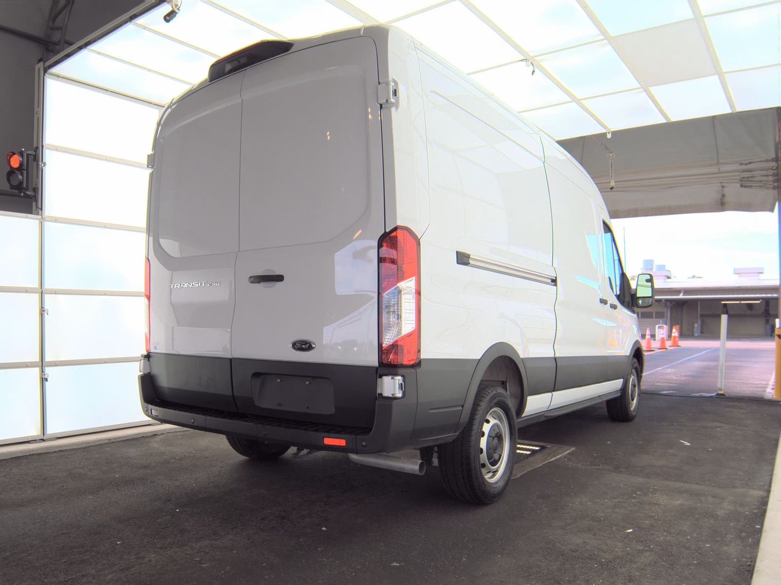 FORD TRANSIT 250 - 6