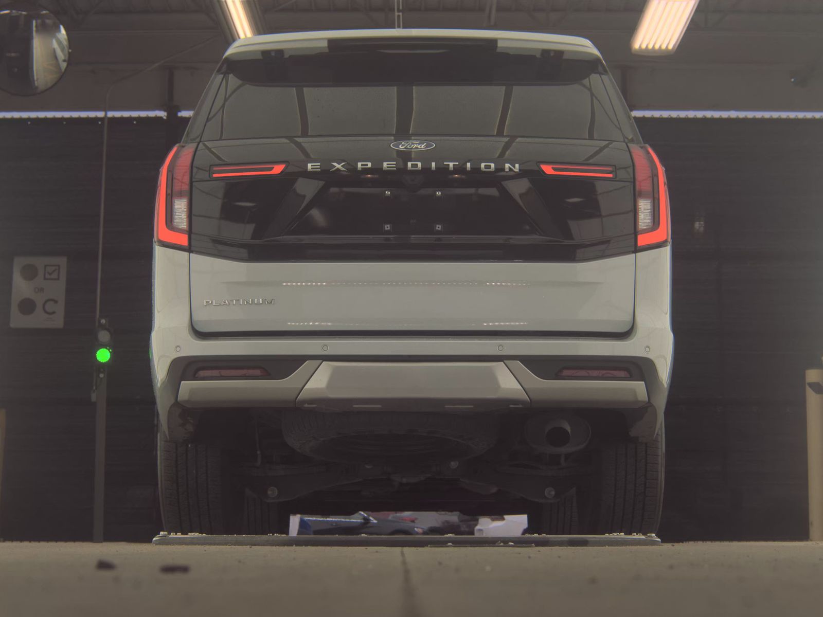 FORD EXPEDITION - 8