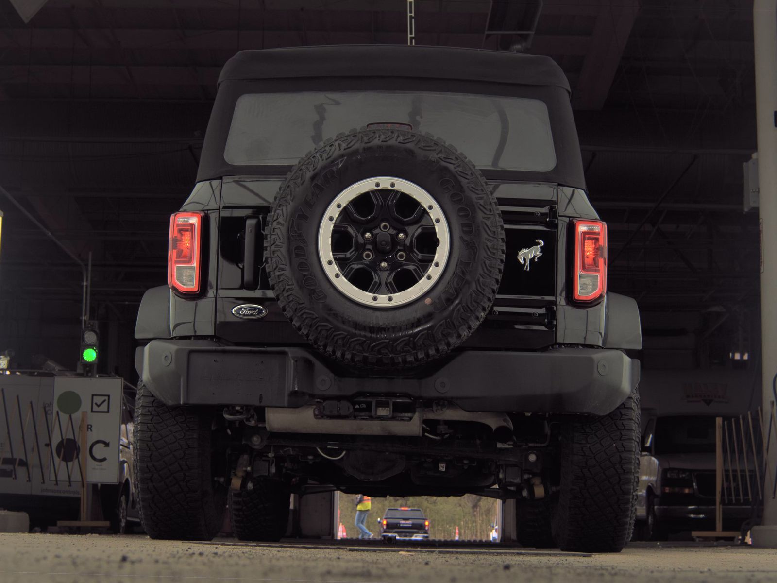 FORD BRONCO - 8