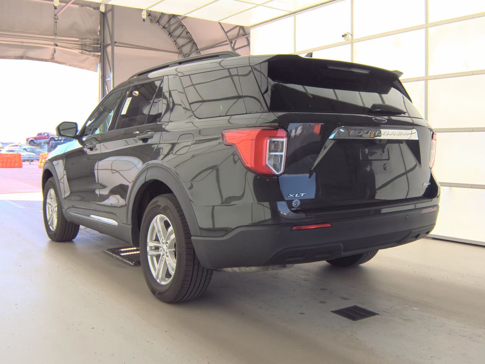 FORD EXPLORER - 9