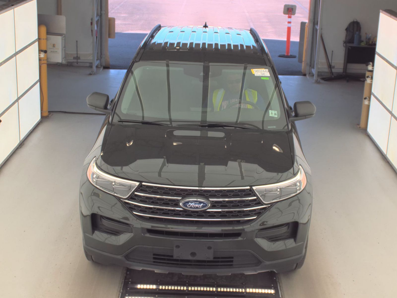 FORD EXPLORER - 3
