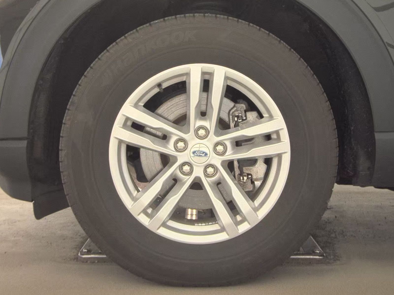 FORD EXPLORER - 10