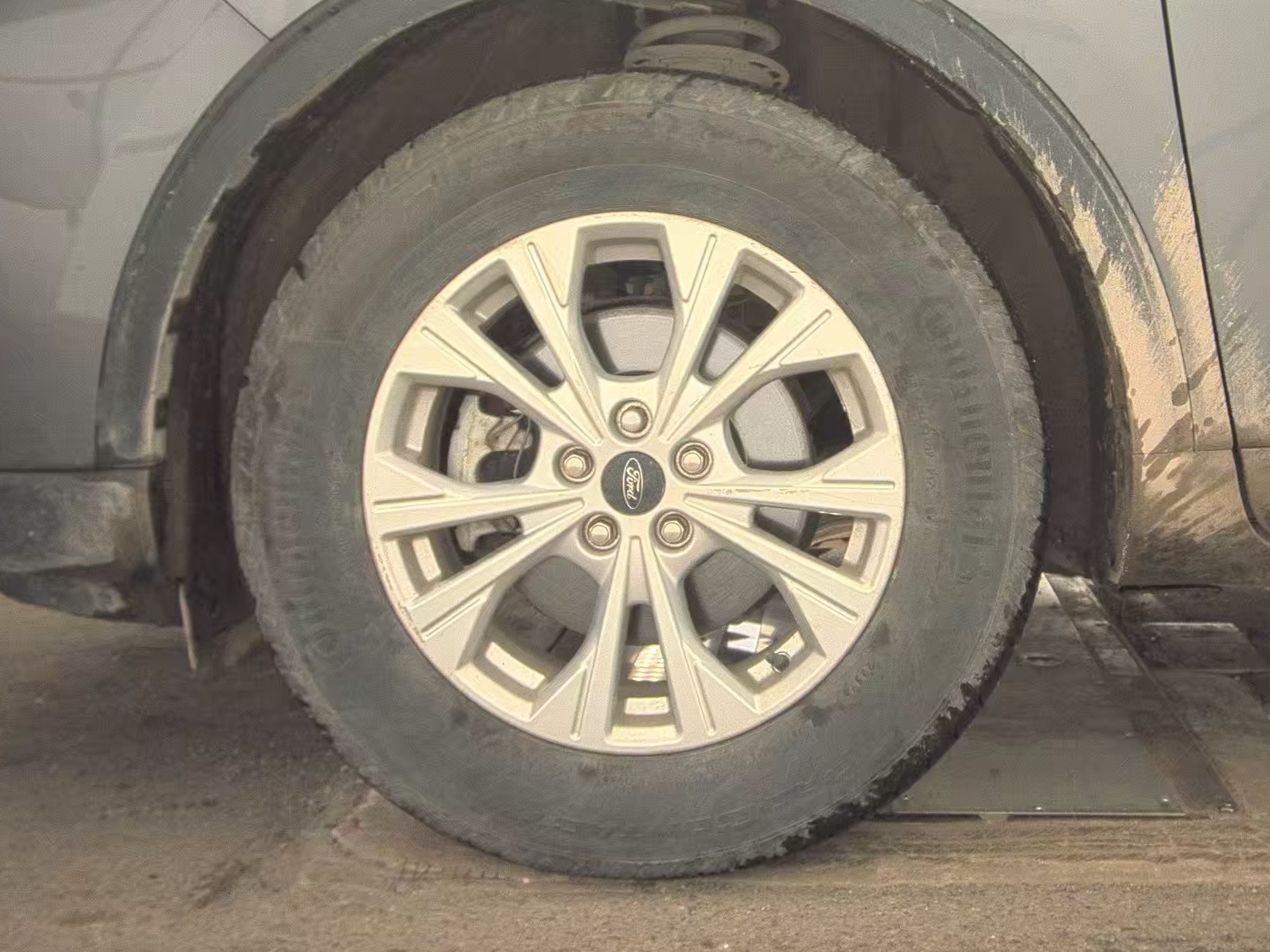 FORD ESCAPE - 10