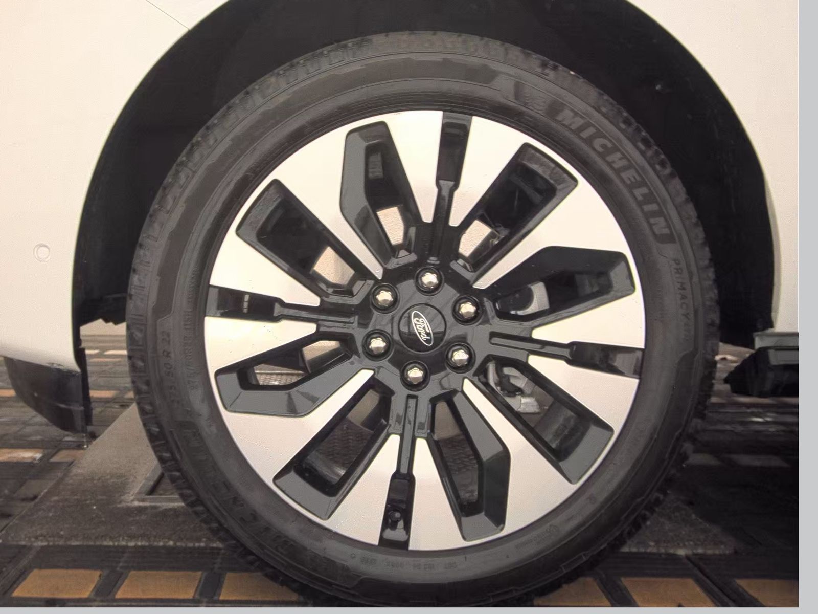 FORD EXPEDITION - 10